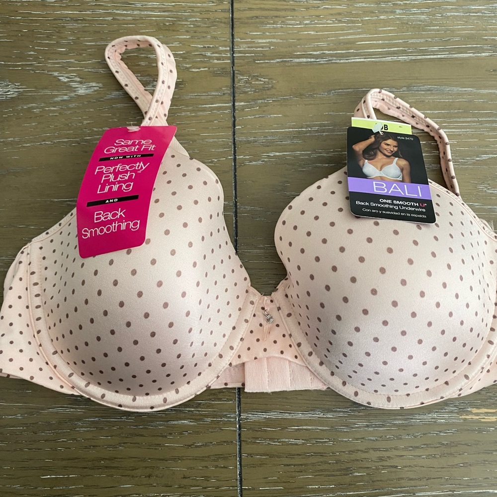 NWT Bali One Smooth U Back Smoothing Underwire Bra